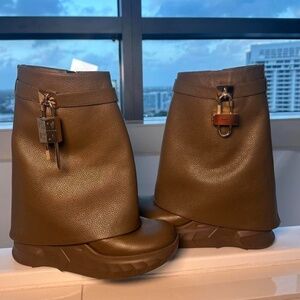 COPY - Givenchy sharkboots